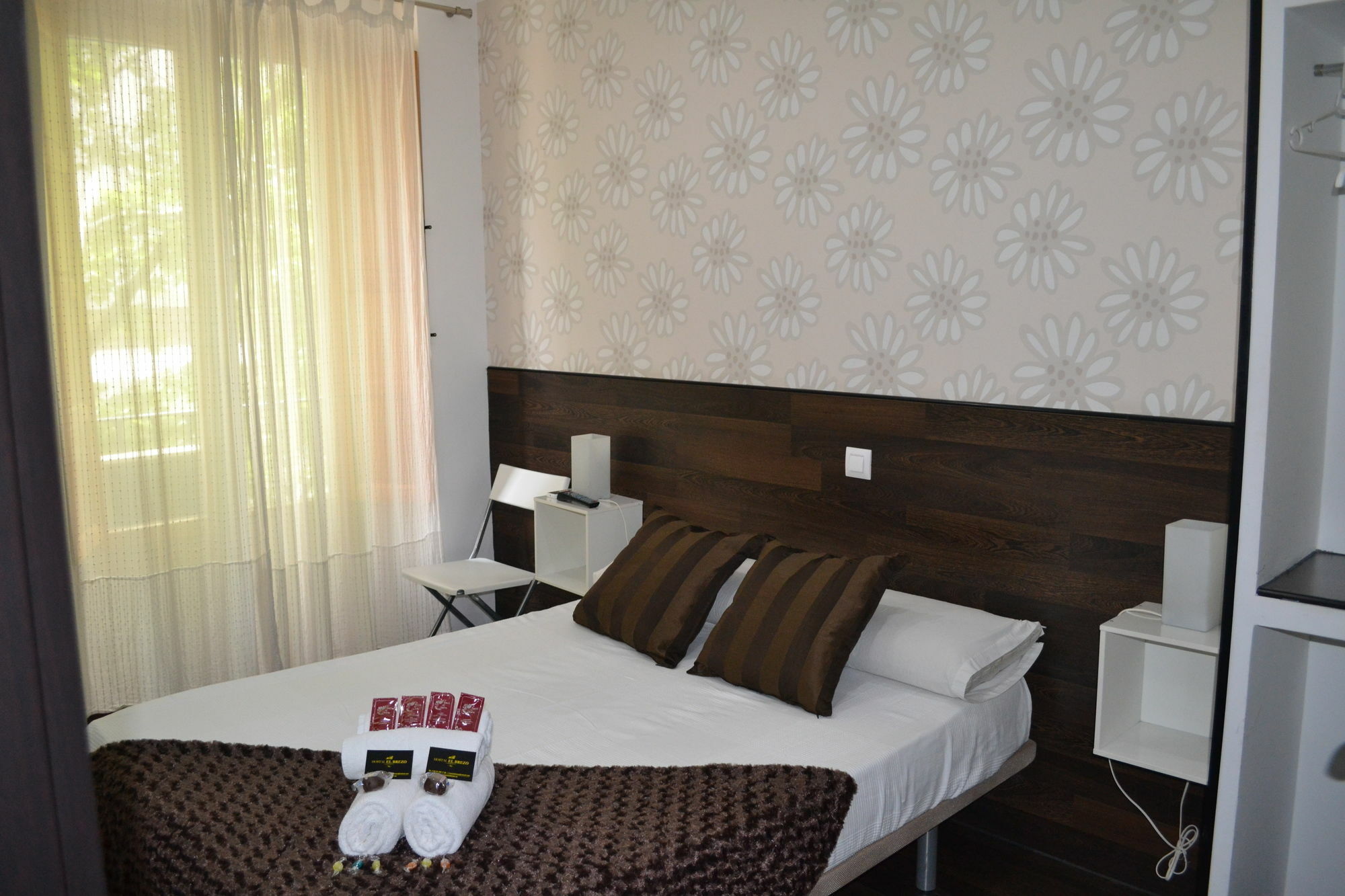 Hostal El Brezo Madrid Eksteriør billede