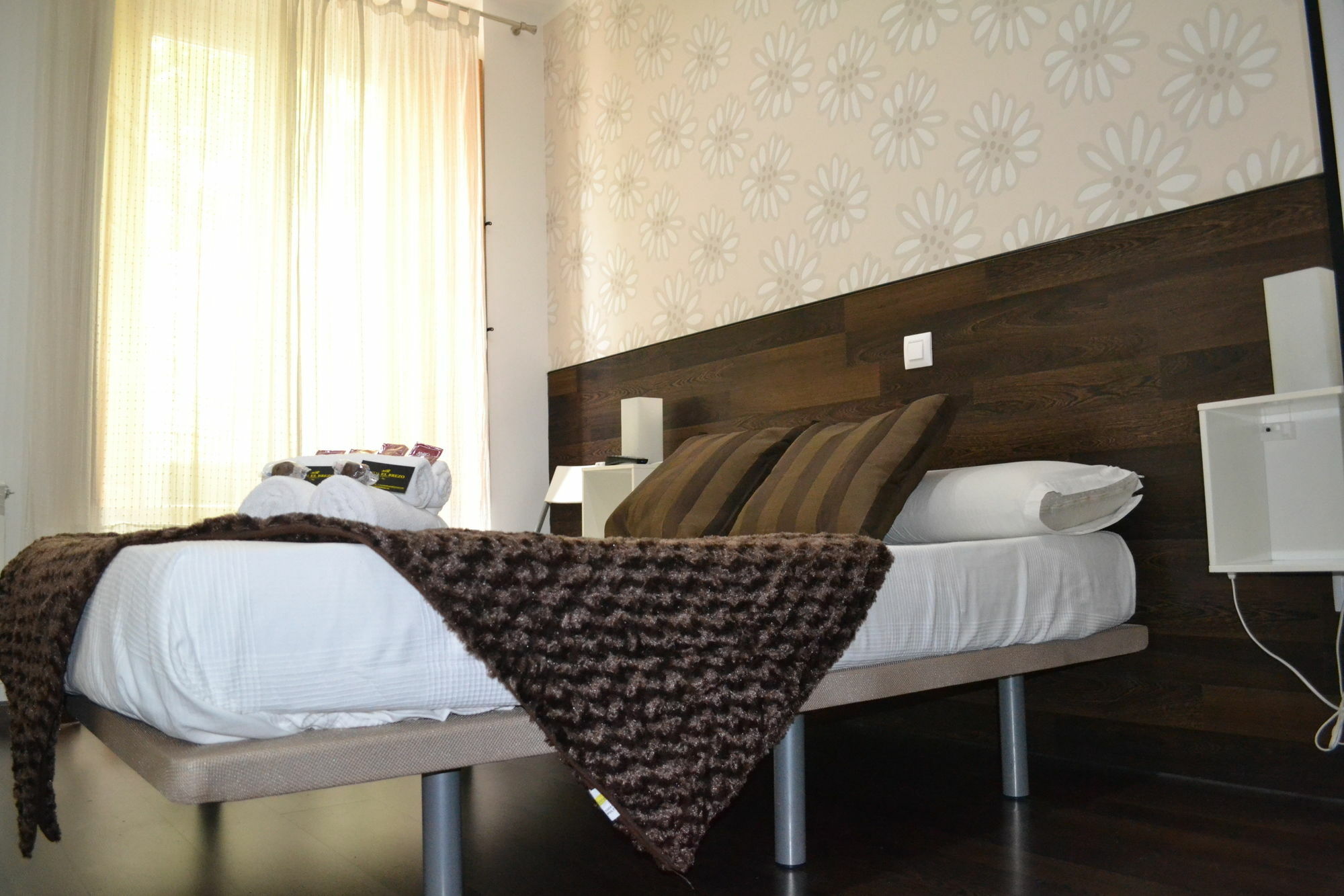 Hostal El Brezo Madrid Eksteriør billede