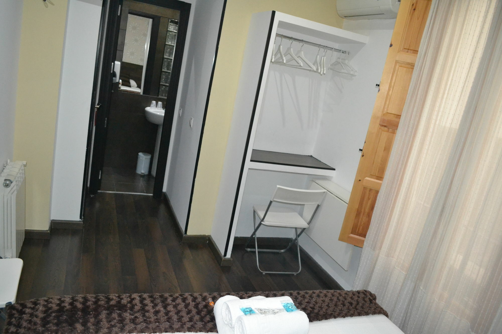 Hostal El Brezo Madrid Eksteriør billede