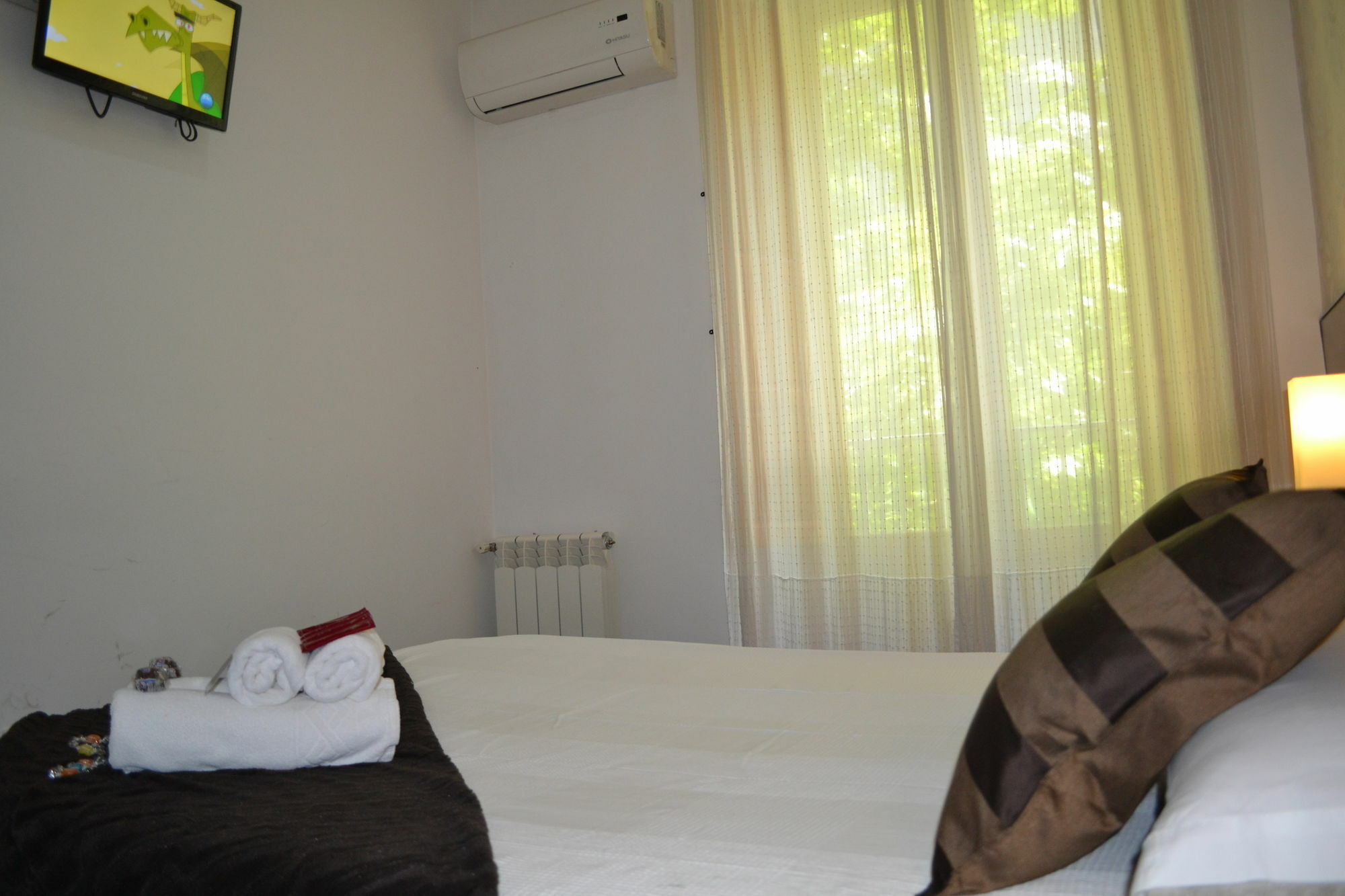 Hostal El Brezo Madrid Eksteriør billede